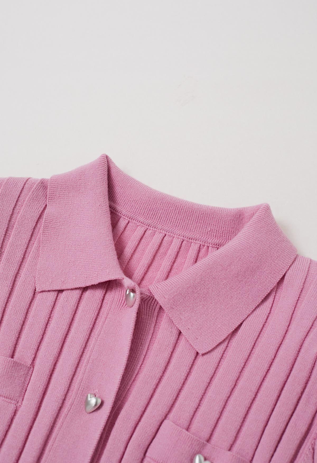 Top de punto con cuello abotonado en forma de corazón en rosa