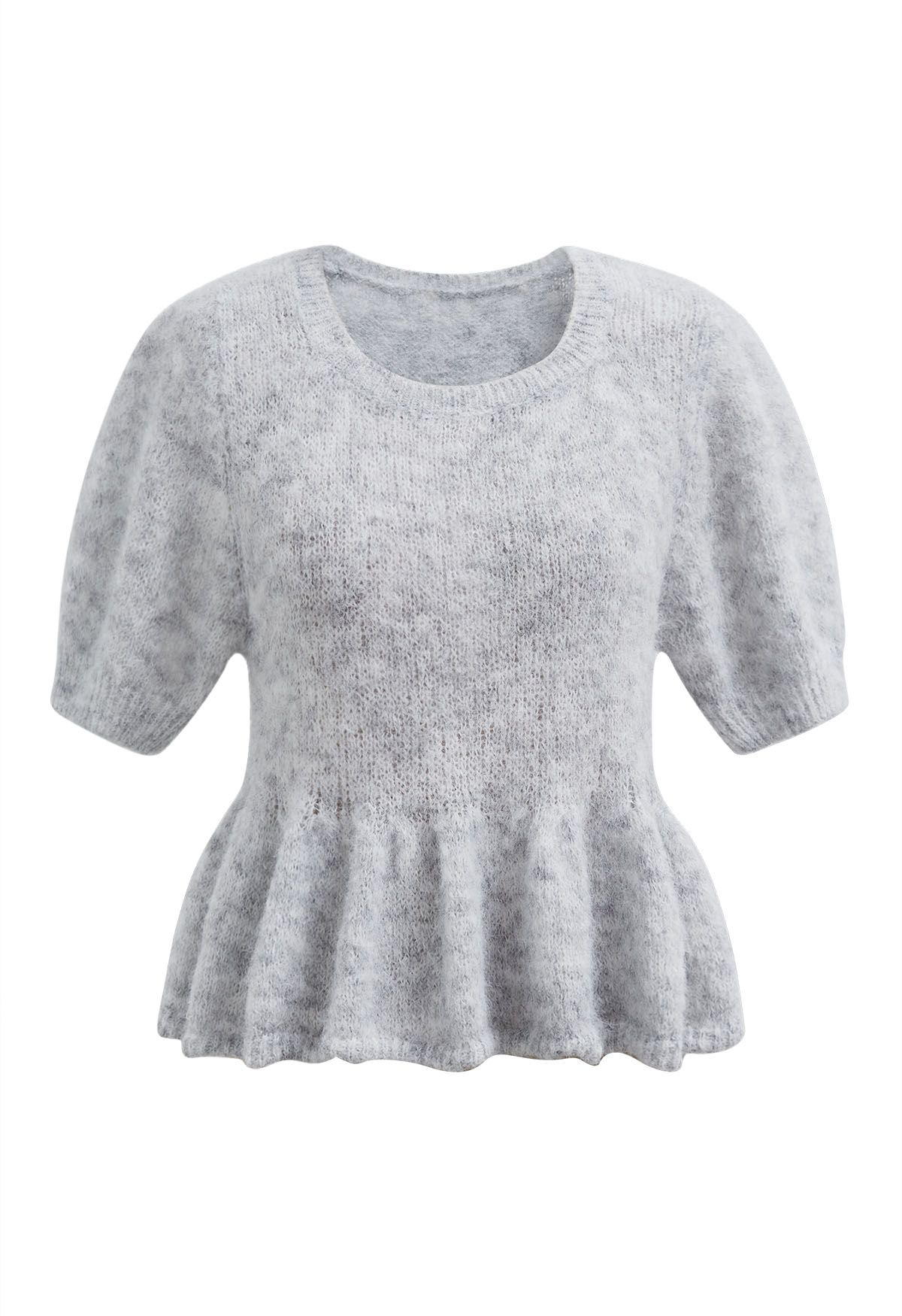 Top de punto peludo con escote peplum y detalle de volantes en gris