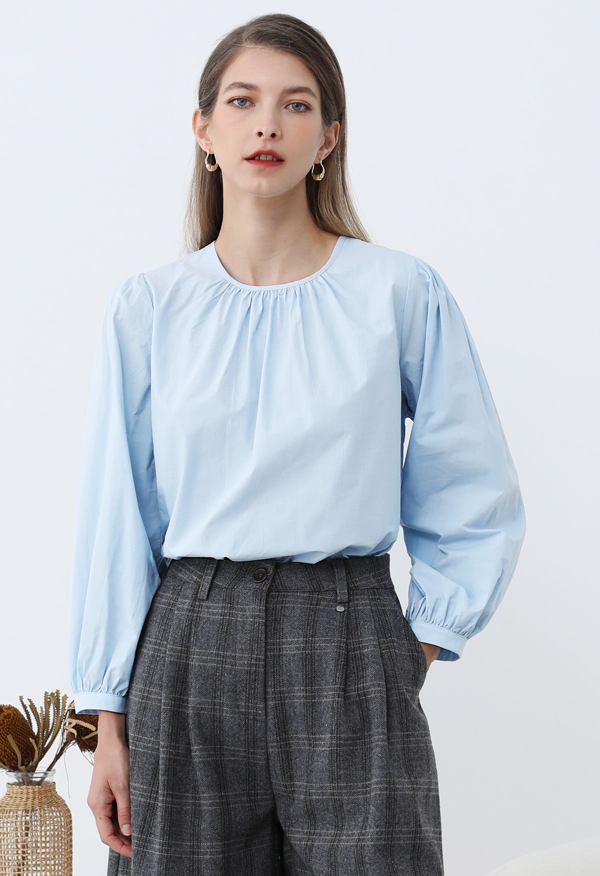 Camisa de algodón con mangas abullonadas de estilo informal en azul cielo