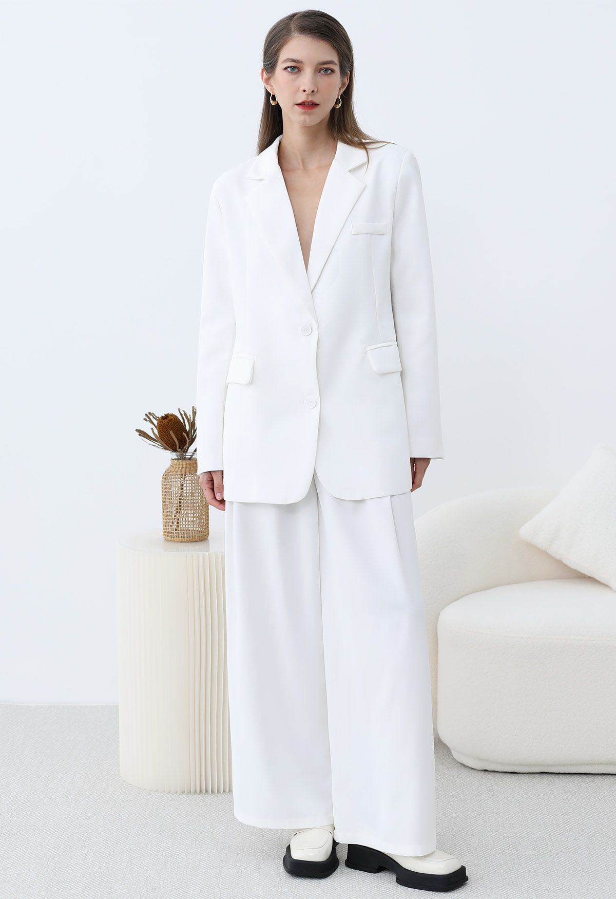 Conjunto de blazer y pantalón ejecutivo moderno con solapa con muescas en color blanco