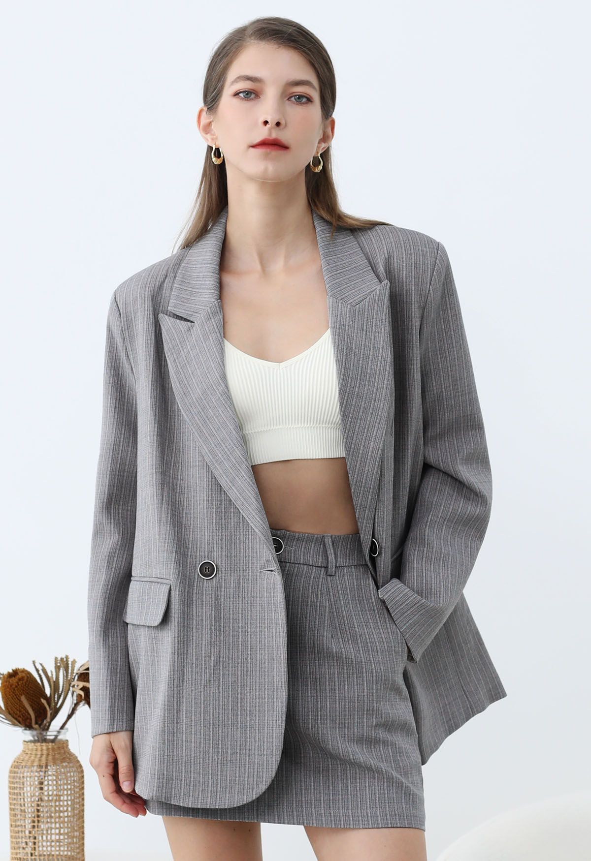 Blazer oversize con hombreras acolchadas y rayas Everlasting en gris