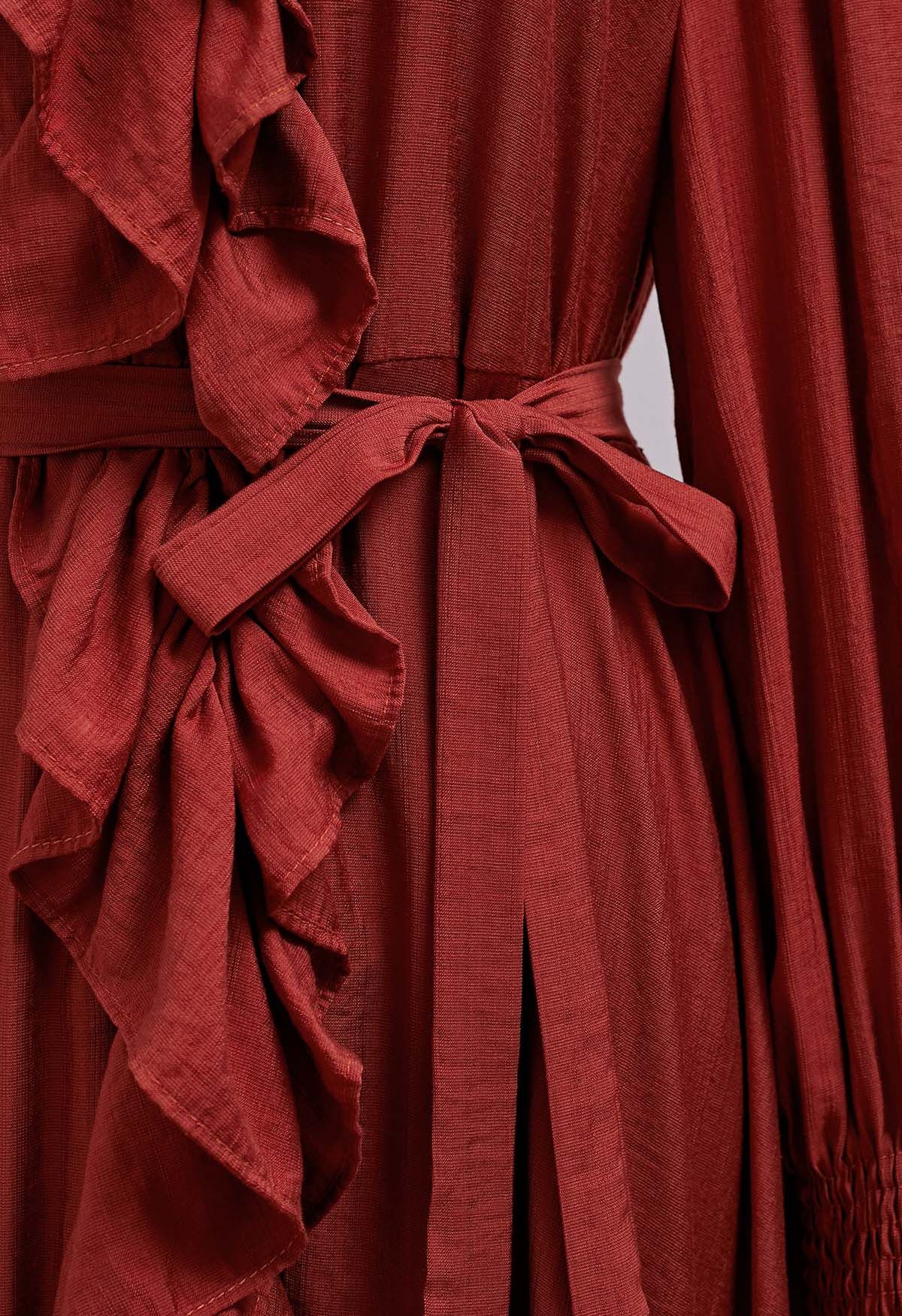 Vestido midi asimétrico con volantes y botones en rojo