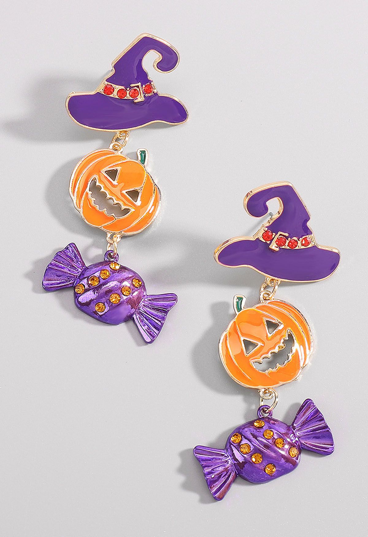 Pendientes de calabaza con forma de sombrero de bruja y caramelo en color morado