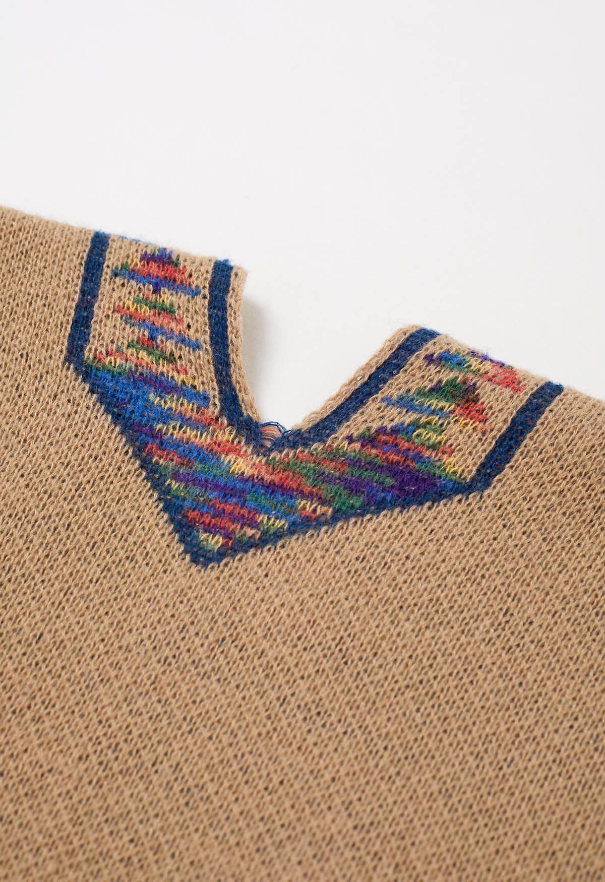 Poncho de punto con flecos Boho Wanderer en color camel