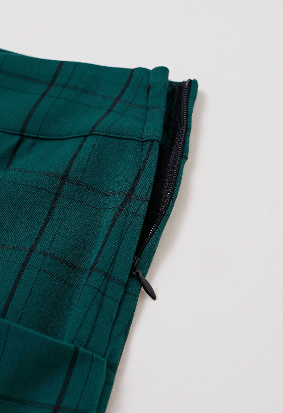 Pantalones rectos con botones y estampado de cuadrícula en verde oscuro