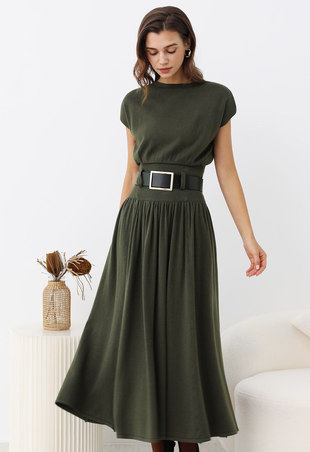 Conjunto de top de punto suave y falda de cintura alta con cinturón en verde militar