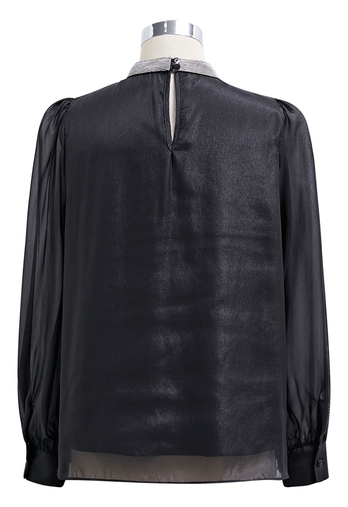 Blusa transparente con escote de cuentas brillantes en negro