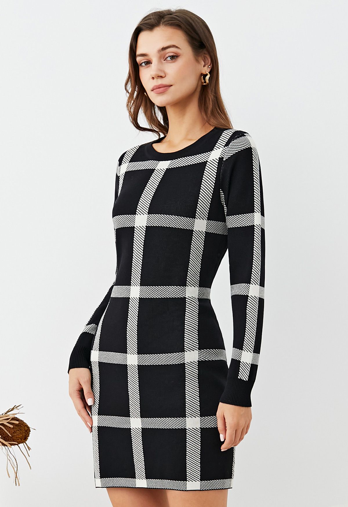 Vestido tipo suéter con estampado de cuadros en color negro para otoño