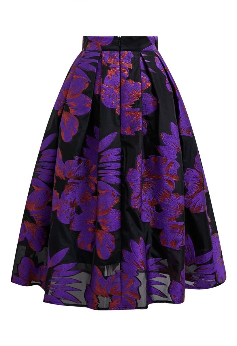 Atractiva falda midi plisada de organza con estampado floral en jacquard en color morado