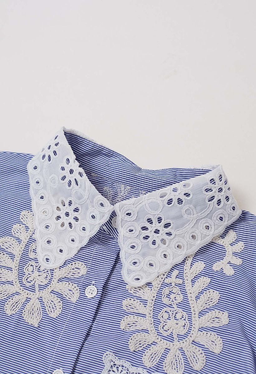 Camisa abotonada con bordado floral inspirado en cachemira en azul