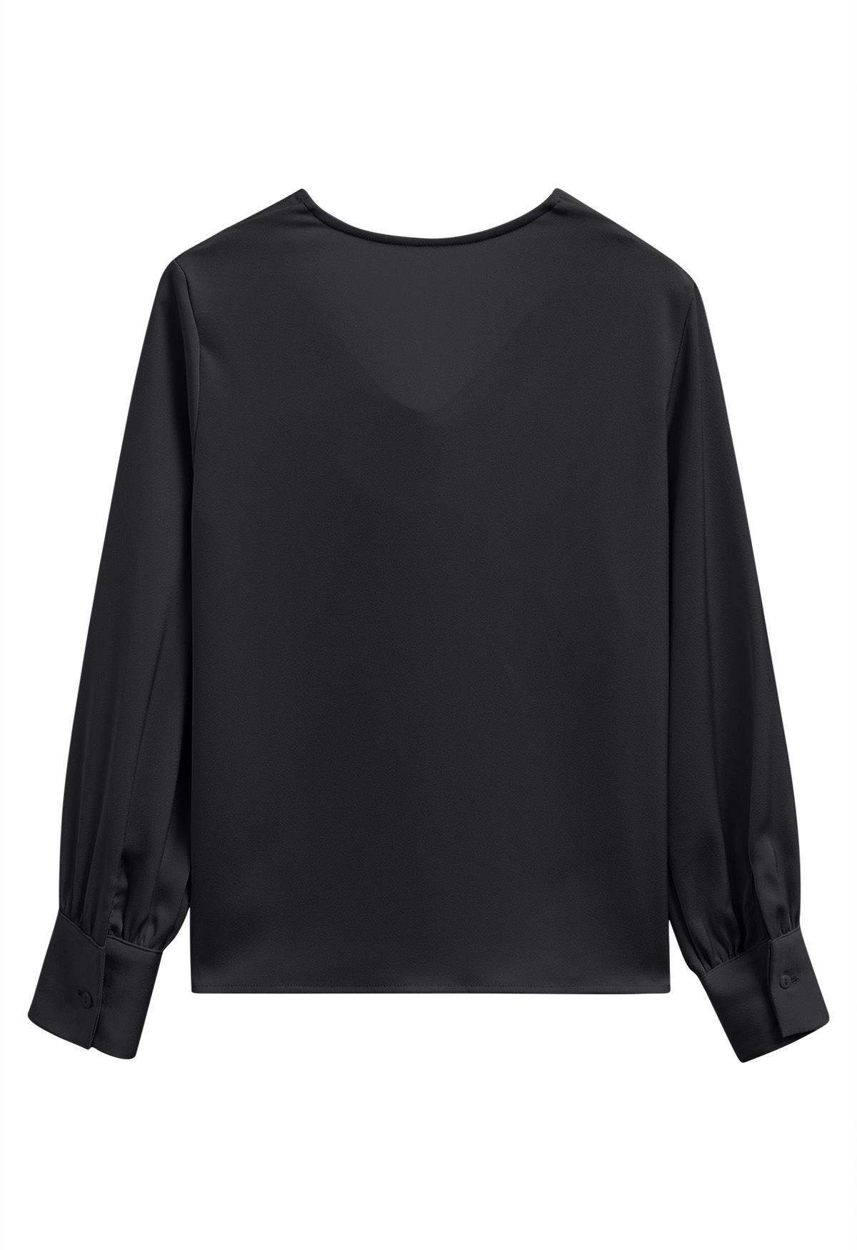 Blusa con cuello vuelto y ribete de plumas de mariposa perladas en color negro