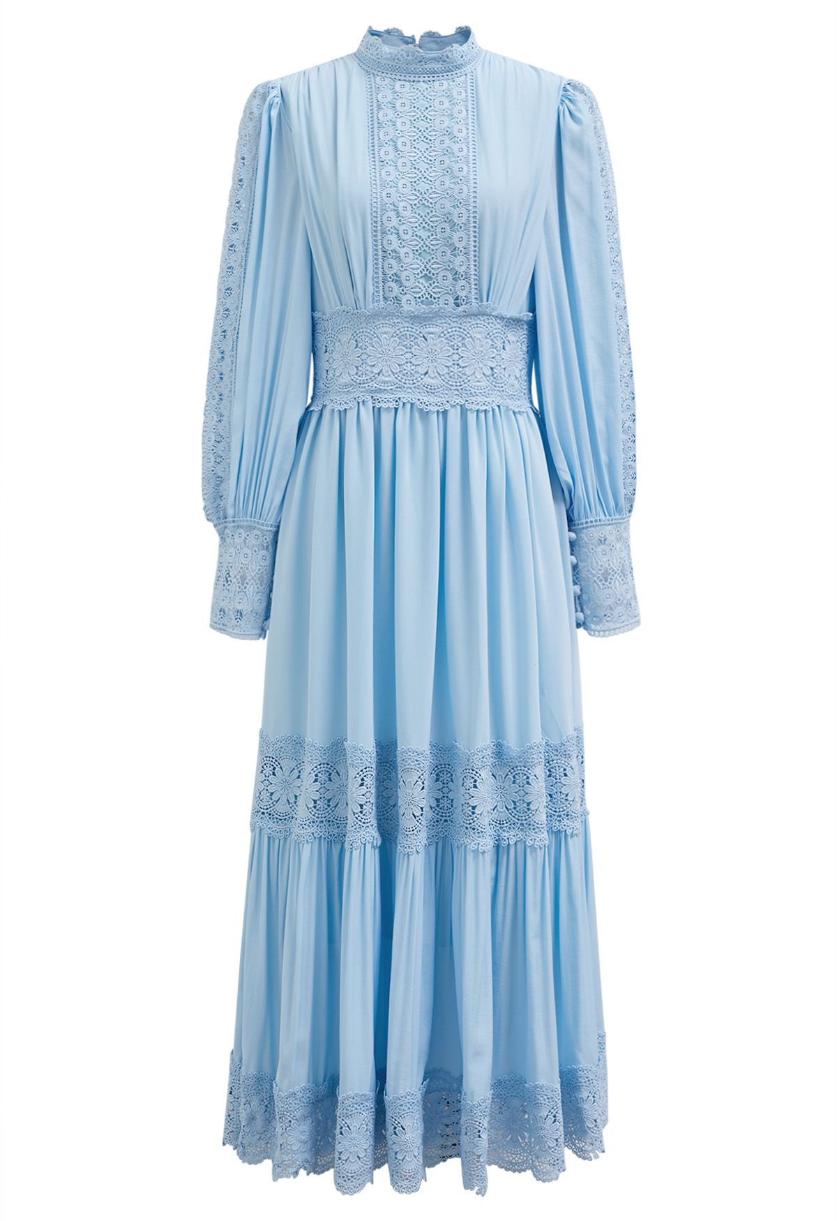 Vestido largo de encaje calado con elegancia victoriana en azul bebé