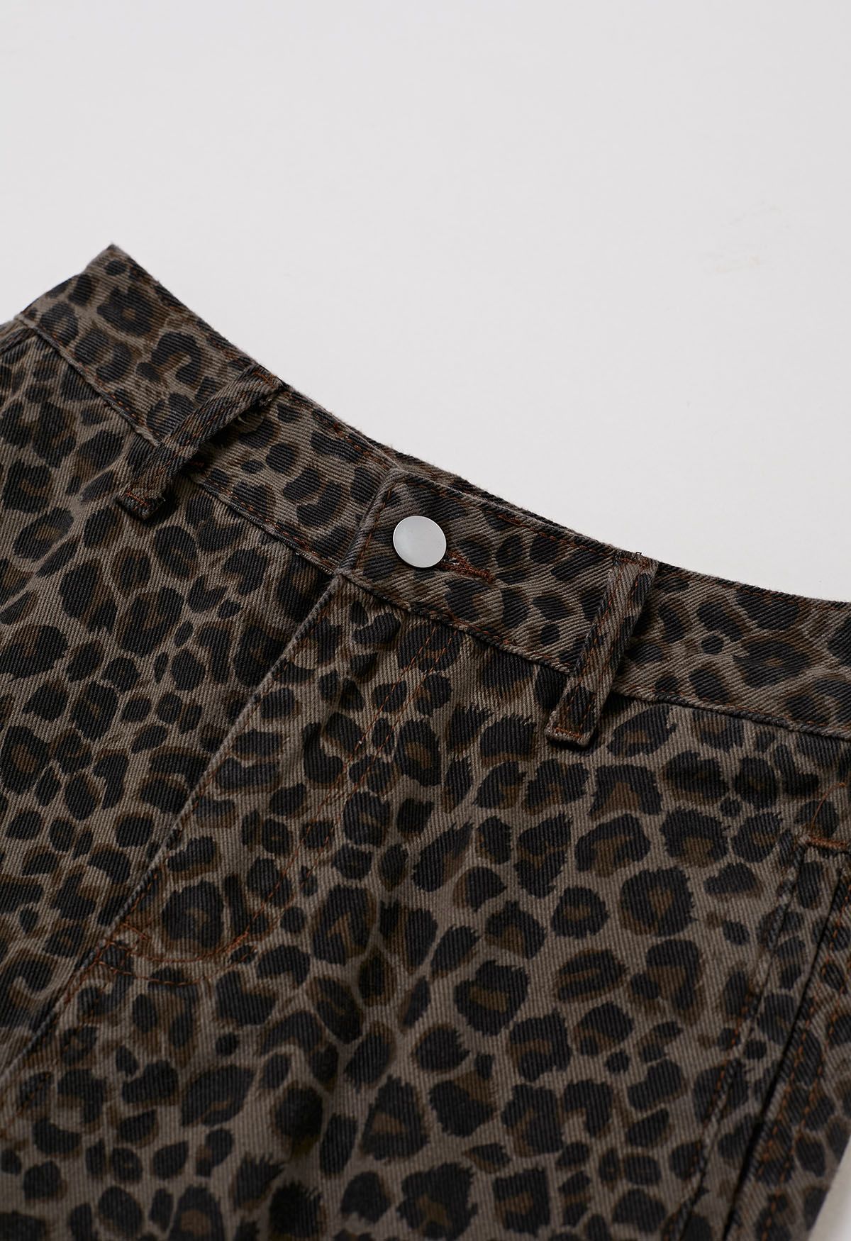 Classic Belted High-Waist Wide-Leg Jeans in Leopard Print