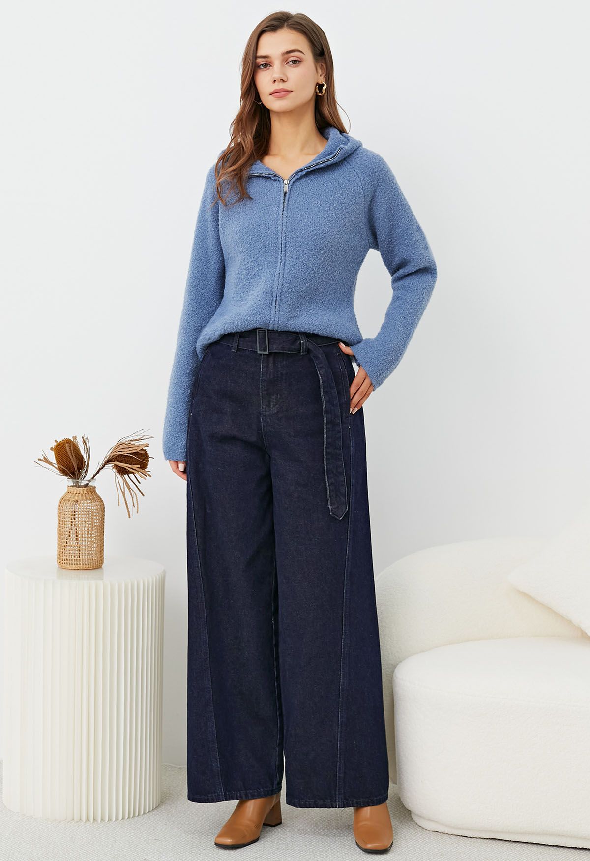 Classic Belted High-Waist Wide-Leg Jeans in Navy