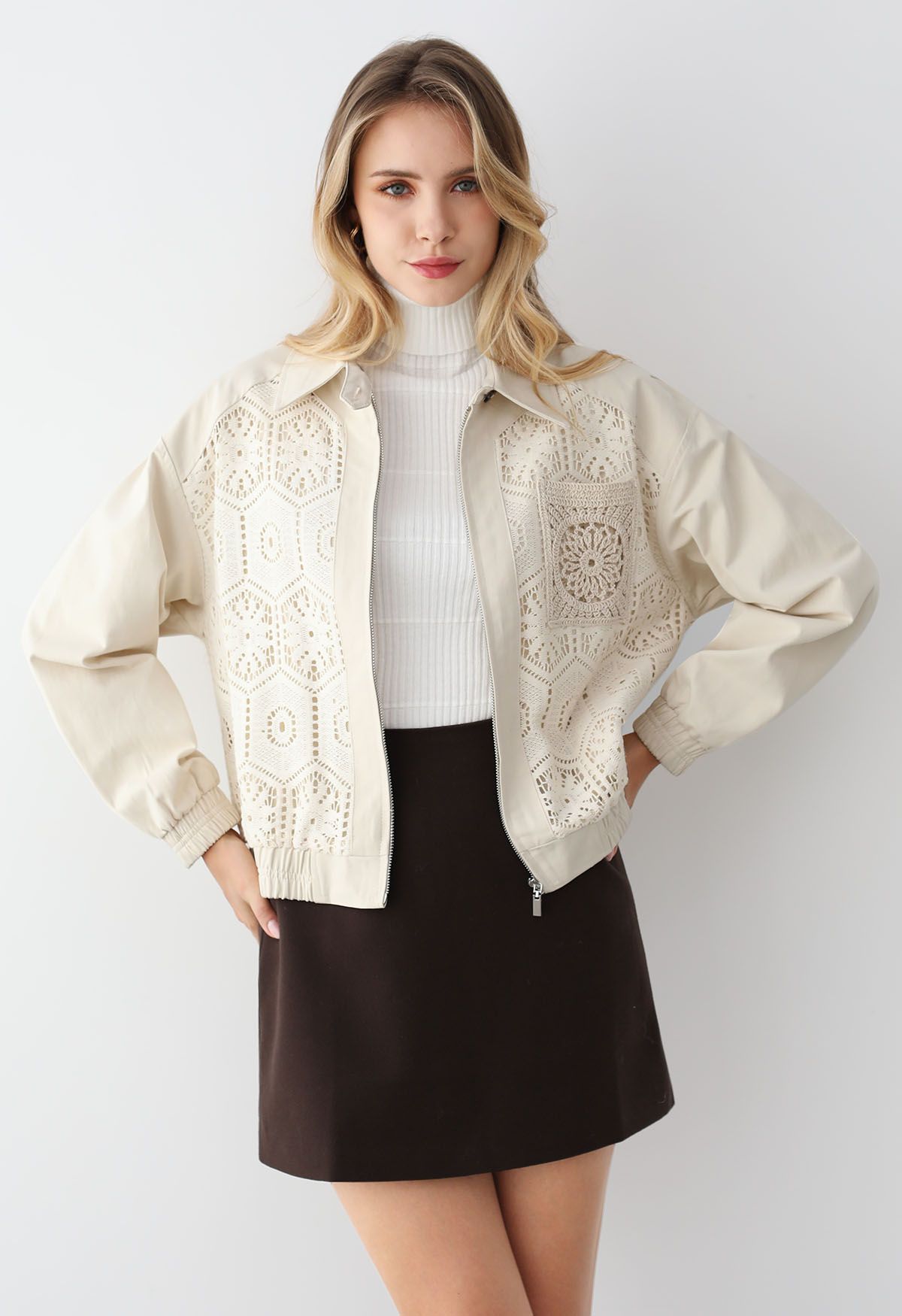 Chaqueta de crochet con calados y estampado floral y cremallera