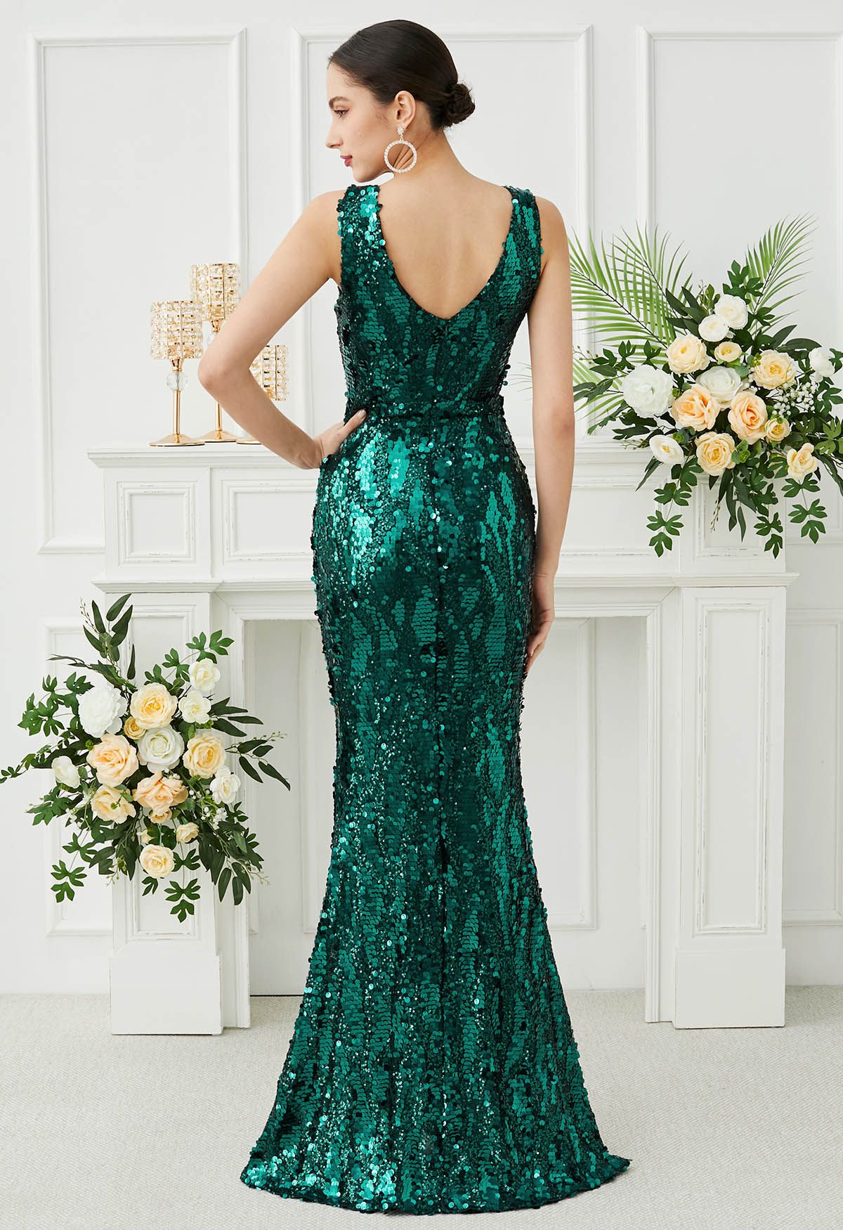 Iridescent Sequin V-Neck Mermaid Sleeveless Gown in Emerald