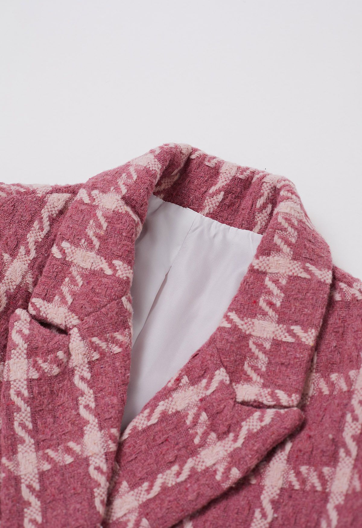 Blazer corto de tweed a cuadros con hombros acolchados en rosa