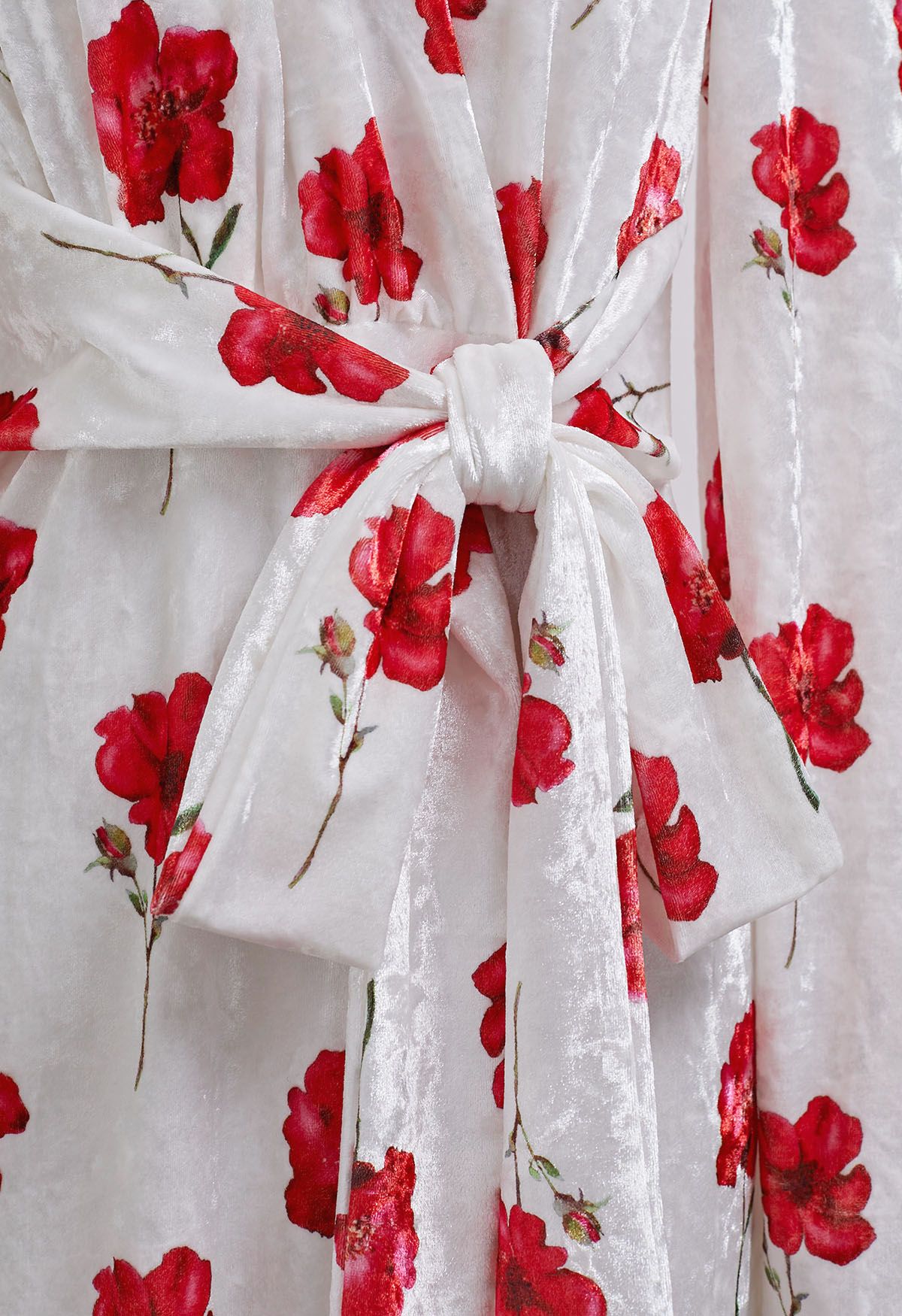 Vestido midi con lazo y estampado floral de terciopelo en blanco