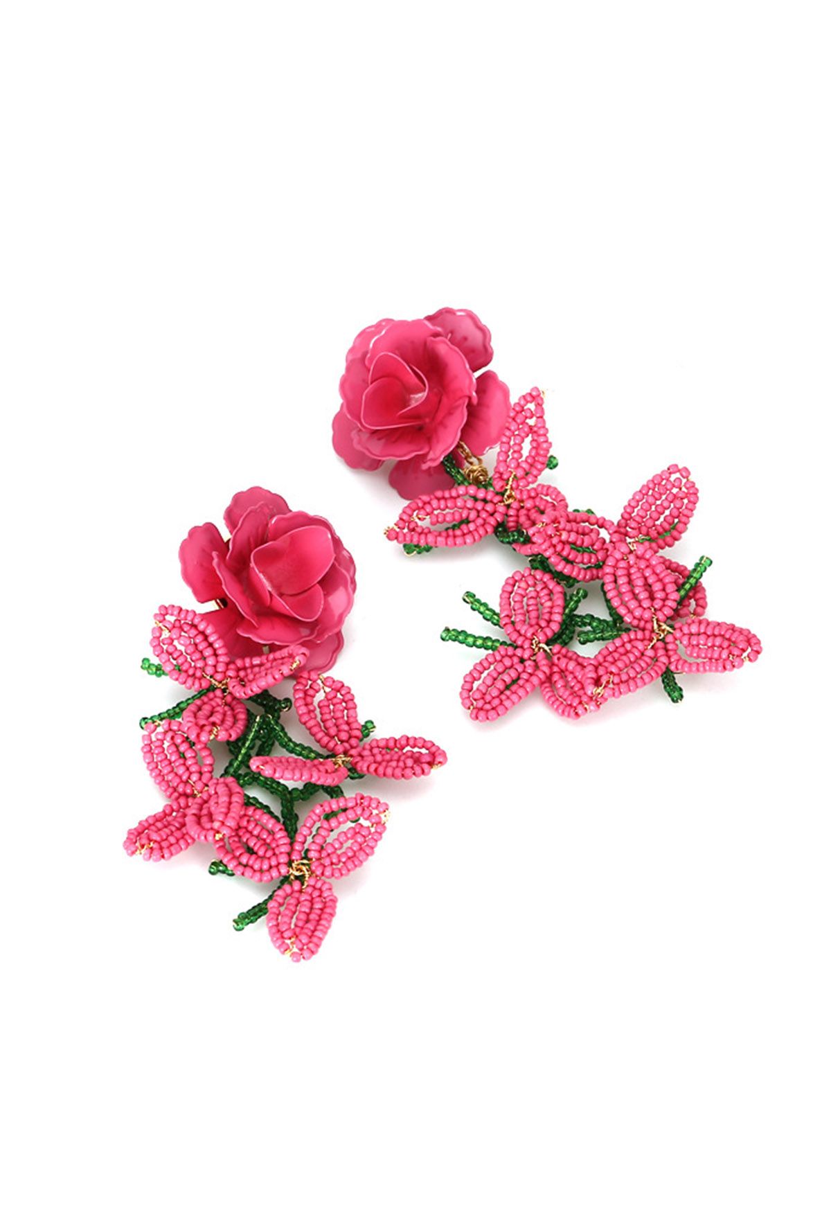 Aretes de flores con cuentas rosadas