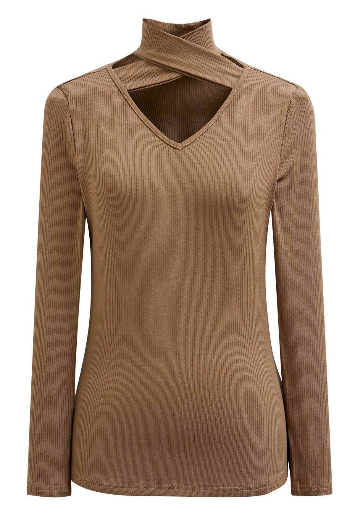 Blusa de manga larga con escote entrecruzado en color camel