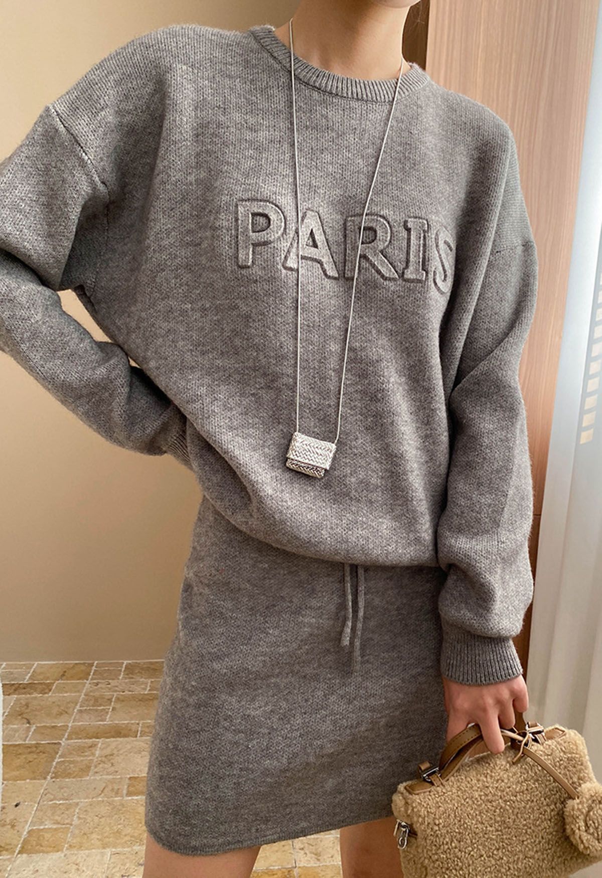 Conjunto de jersey y falda de punto con letras de París en gris