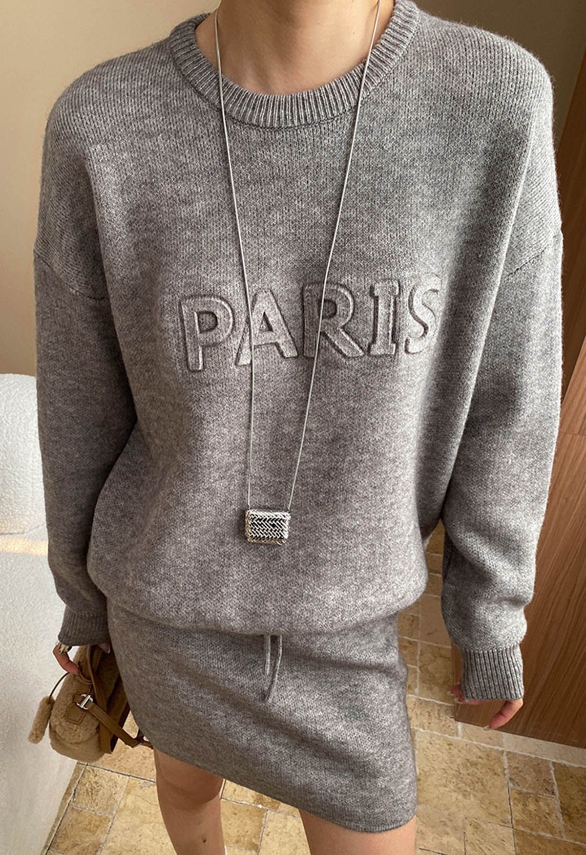 Conjunto de jersey y falda de punto con letras de París en gris