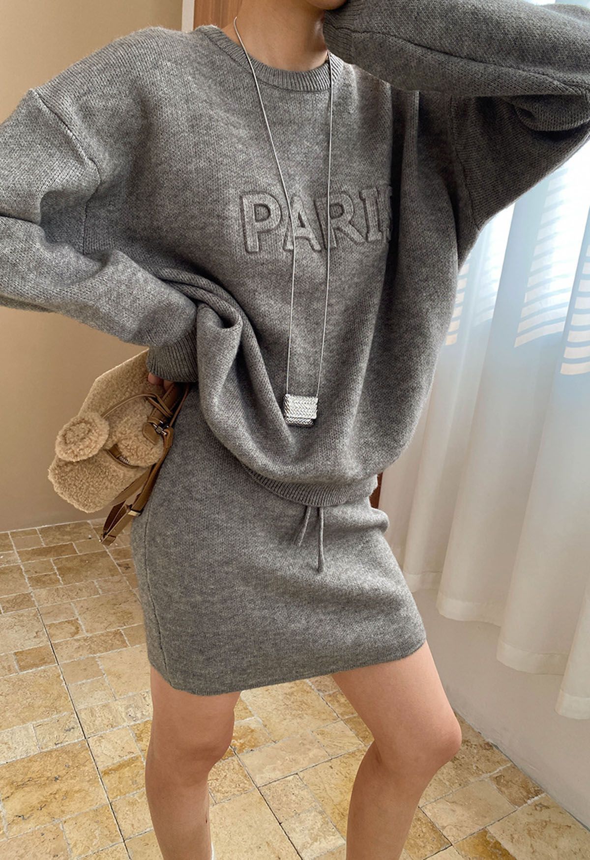 Conjunto de jersey y falda de punto con letras de París en gris