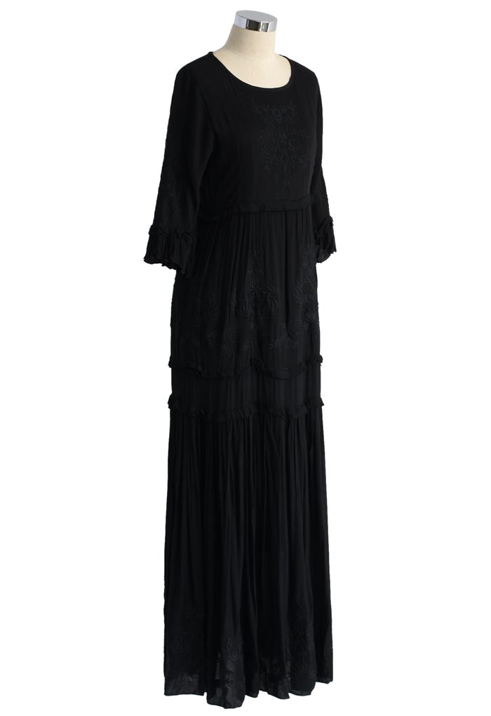 Vestido largo bordado de Grace Vines en negro