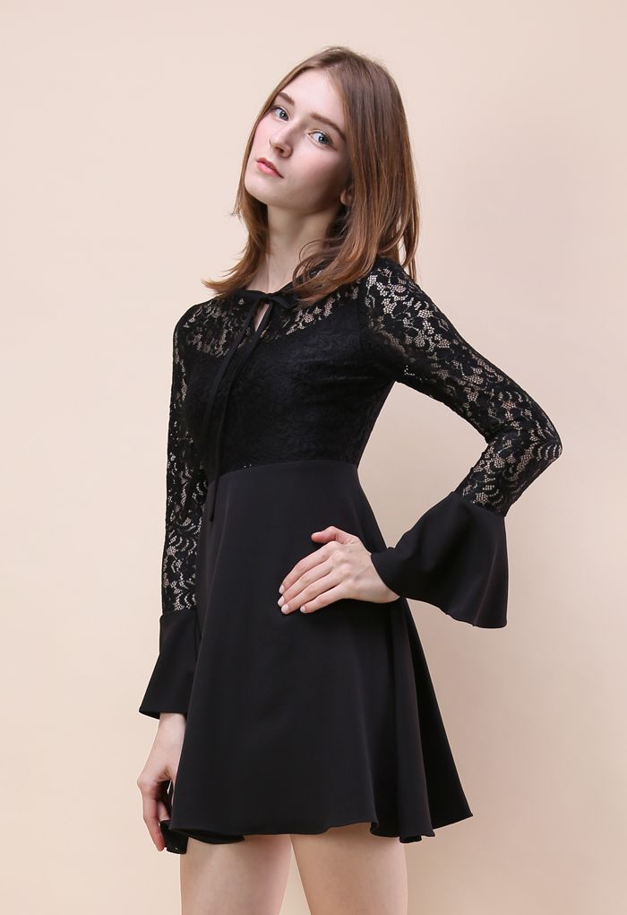 Vestido de encaje romántico en negro