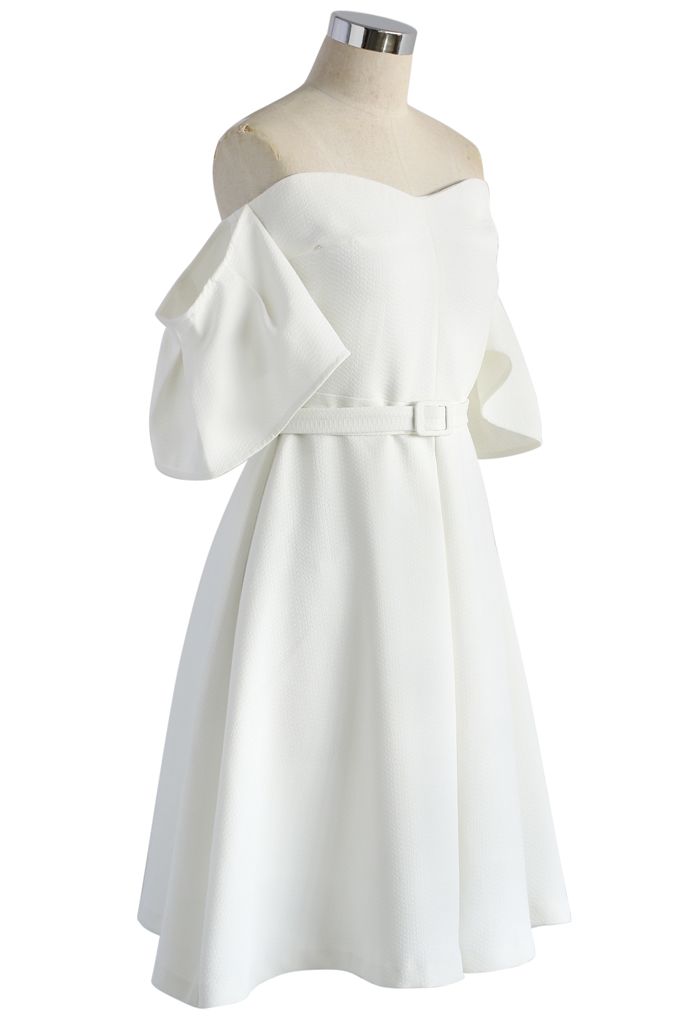 Glamoroso y Elegante Vestido Blanco con Hombros Descubiertos