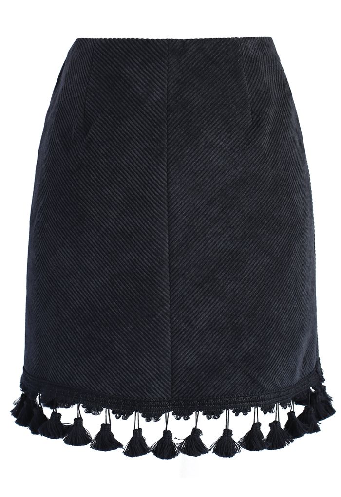 Falda de Terciopelo Negro con Flecos en el Dobladillo