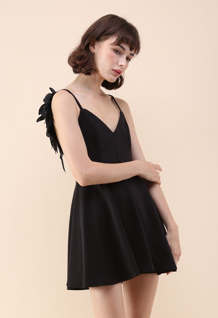 Vestido camisero con alas de ángel en negro