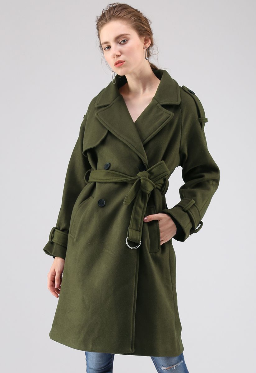 Abrigo ceñido de mezcla de lana con doble botonadura en verde militar