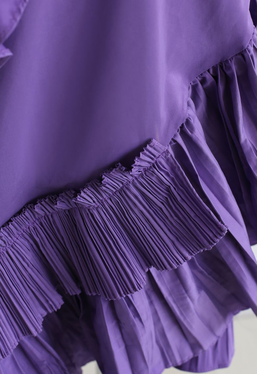 Inspirado en la falda asimétrica con volantes con volantes en púrpura