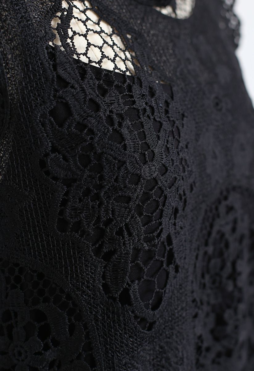 Vestido sin mangas de crochet Spiffed Up en negro