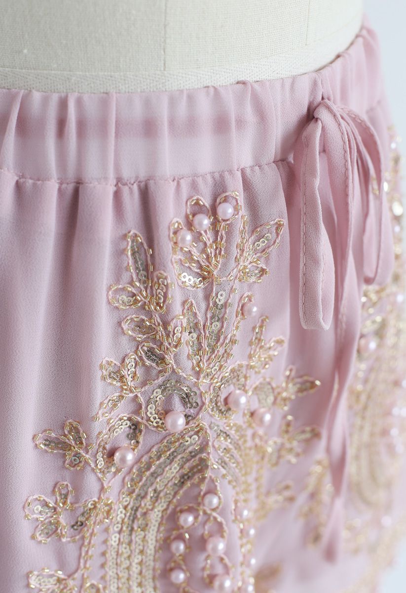 Shorts de gasa con perlas brillantes en rosa