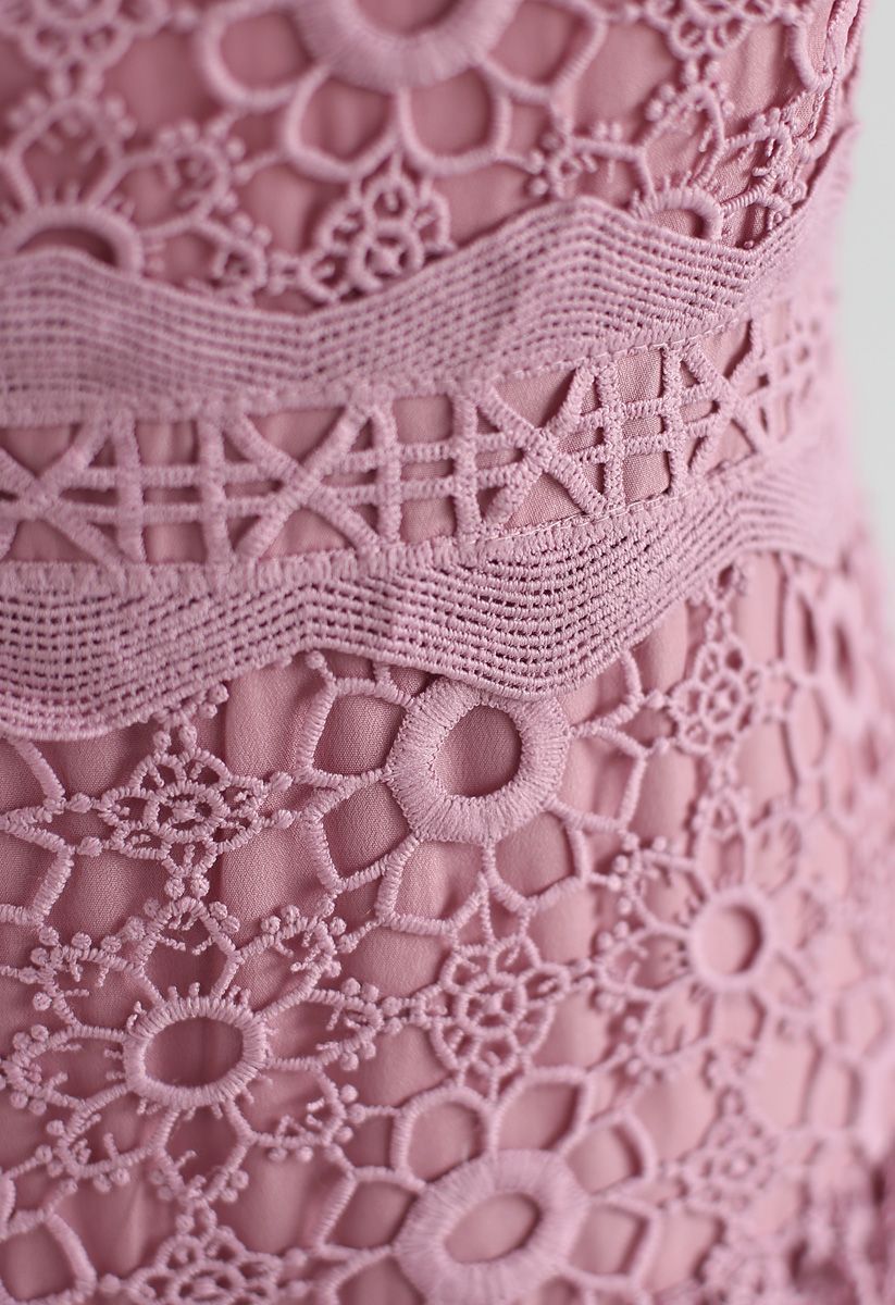 Vestido midi a capas de croché floral completo Sweeten Up en rosa