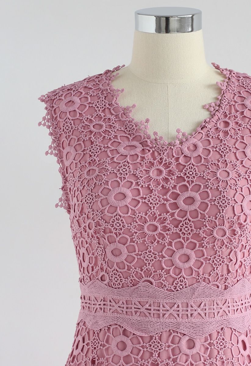 Vestido midi a capas de croché floral completo Sweeten Up en rosa