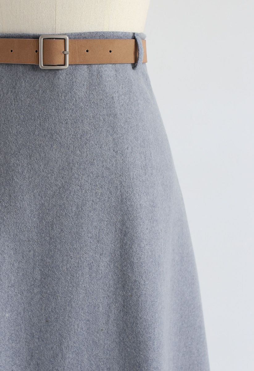 Falda de una línea de posición excepcional en gris