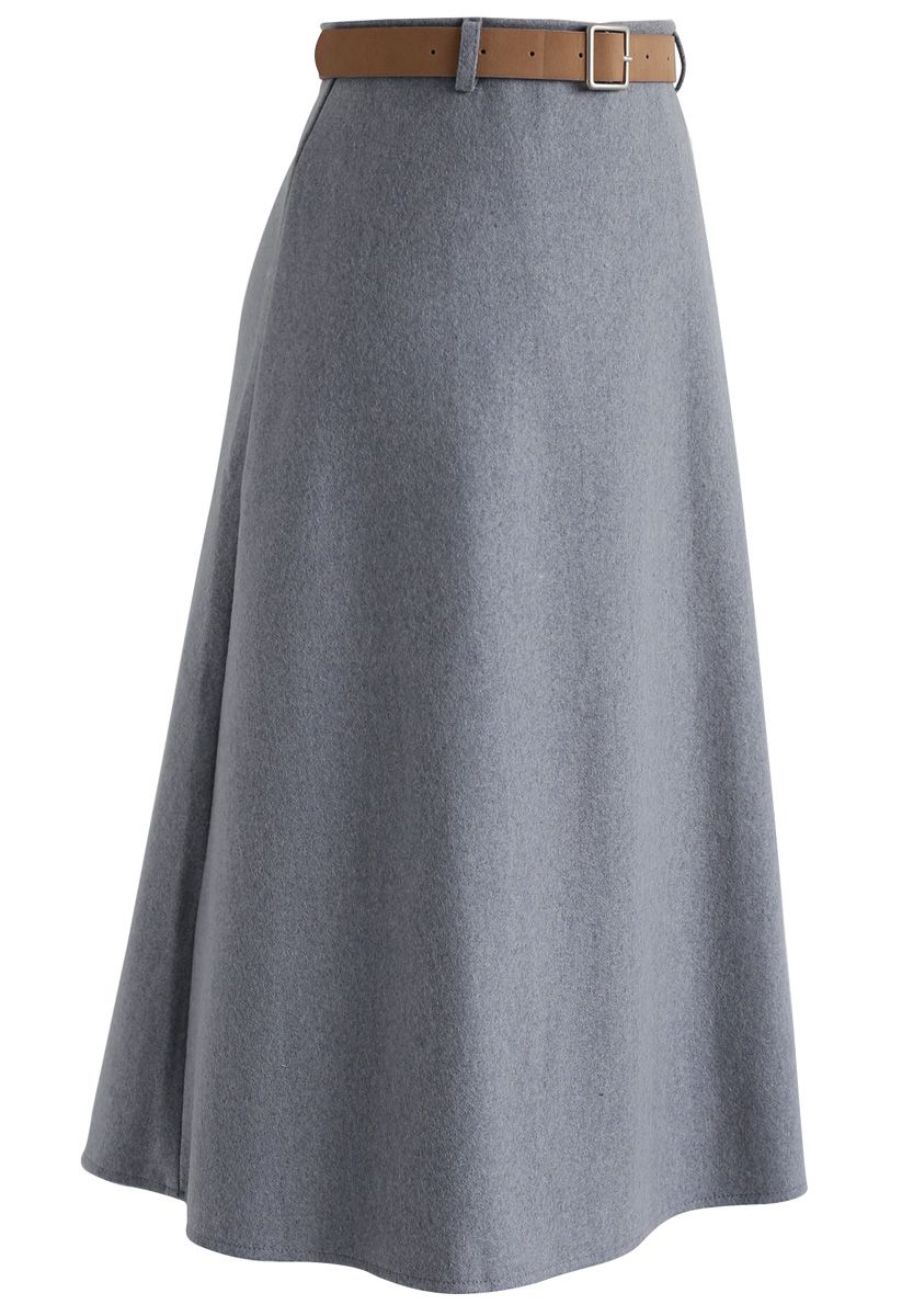 Falda de una línea de posición excepcional en gris