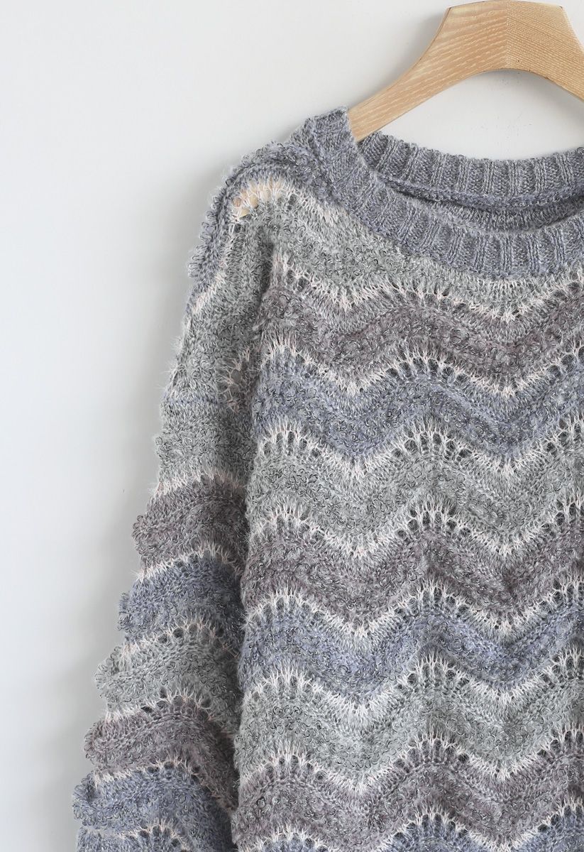 Suéter largo y esponjoso con rayas onduladas