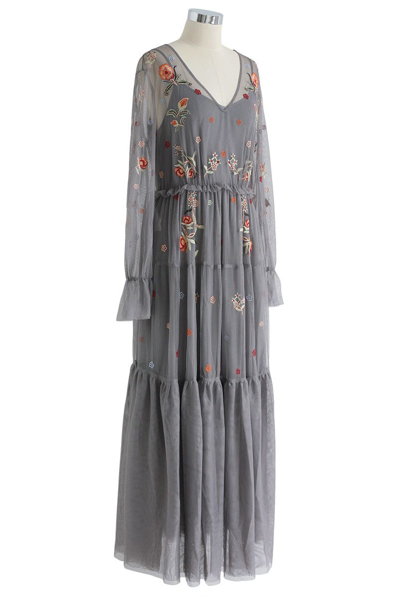 Vestido largo de malla bordada Garden Stunner en gris