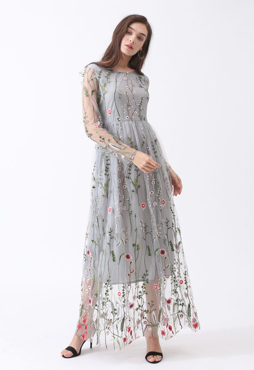 Vestido largo de malla bordada Lost in Flowering Fields en gris