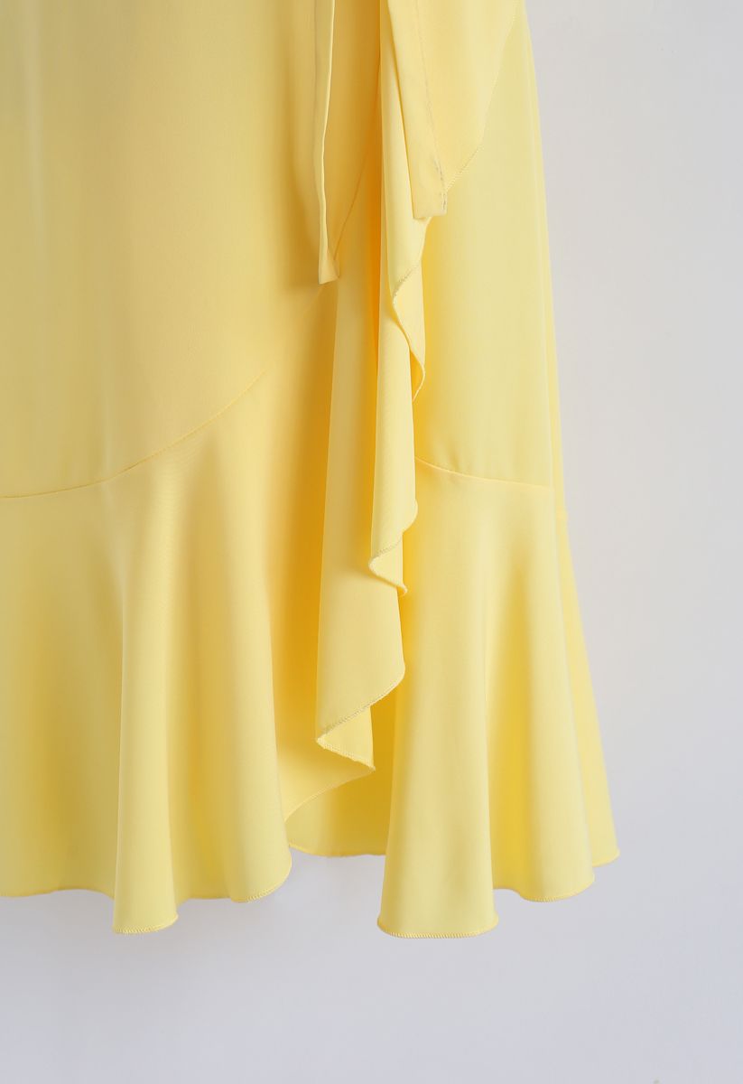 Falda midi con volantes asimétricos de base simple en amarillo