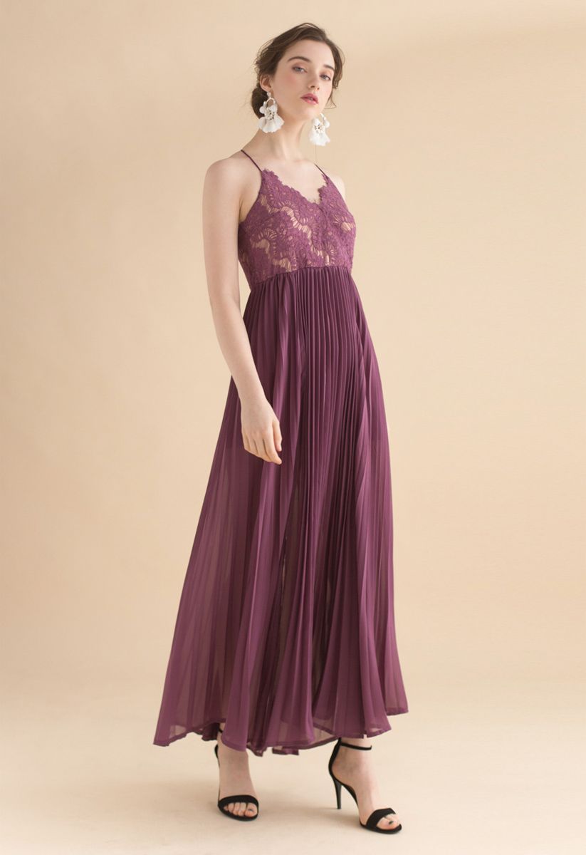 Go Graceful Vestido largo plisado de encaje en violeta