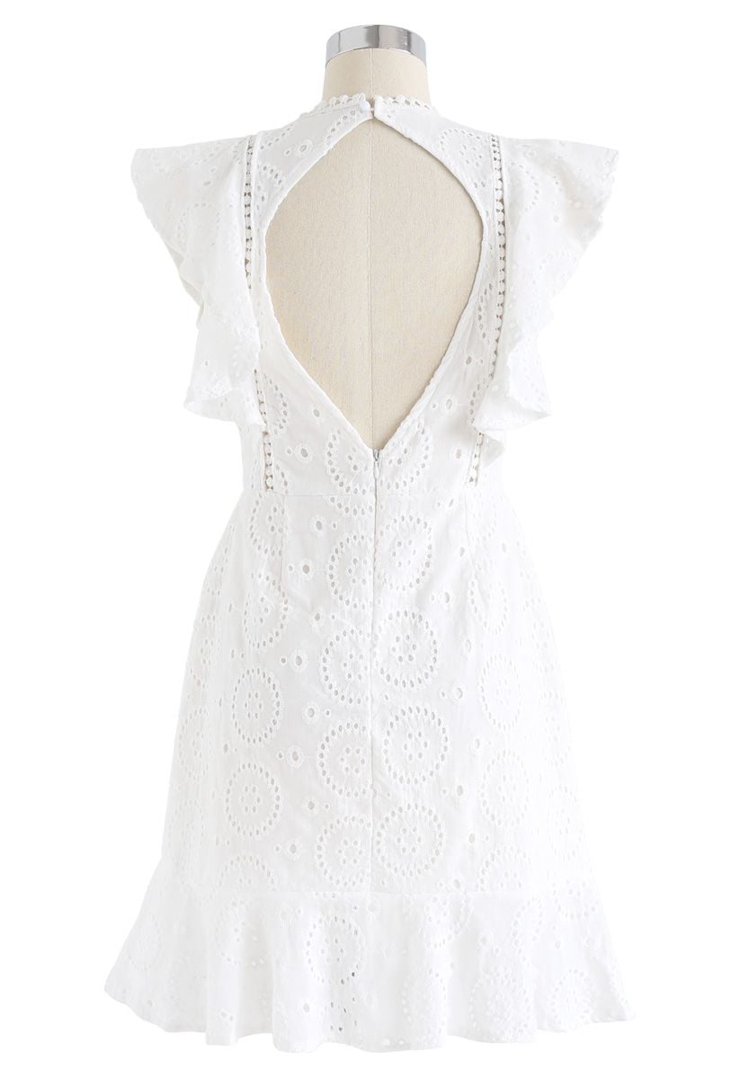 Vestido con volantes bordados de High Spirits en blanco