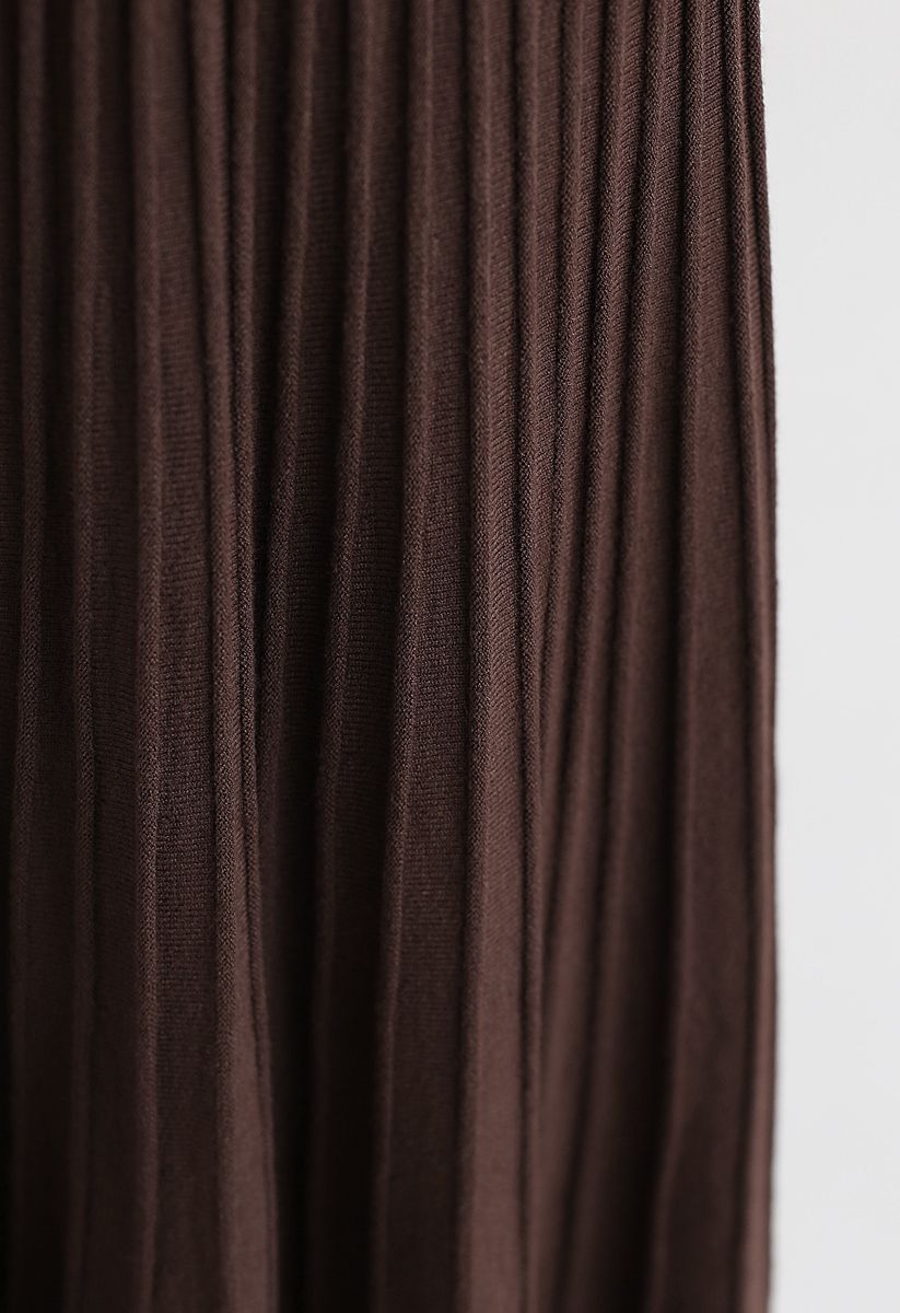 Falda de punto plisada con dobladillo de encaje en marrón