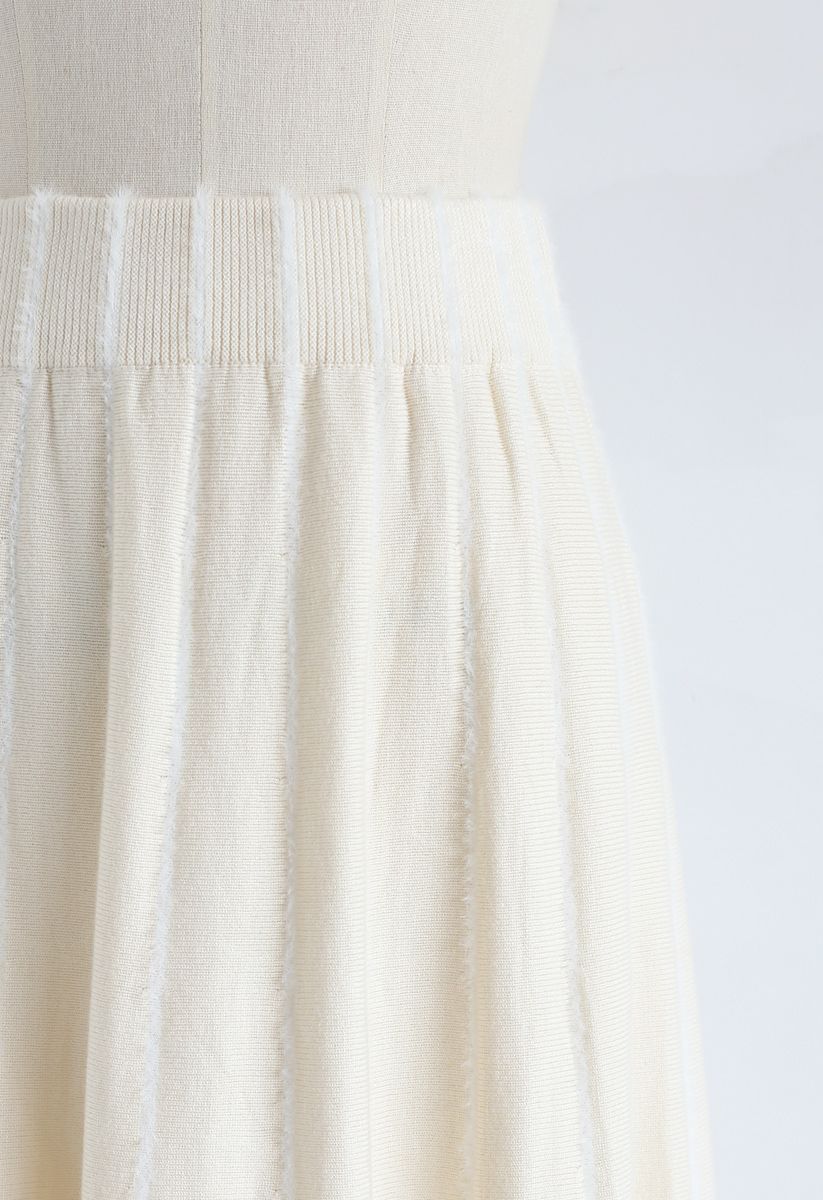 Falda Midi Fuzzy Lines Knit A-Line en color crema
