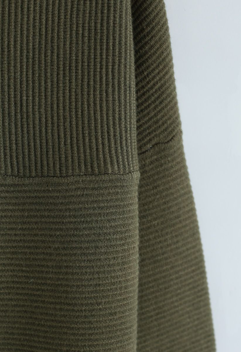 Suéter de cuello alto acanalado acogedor en verde militar