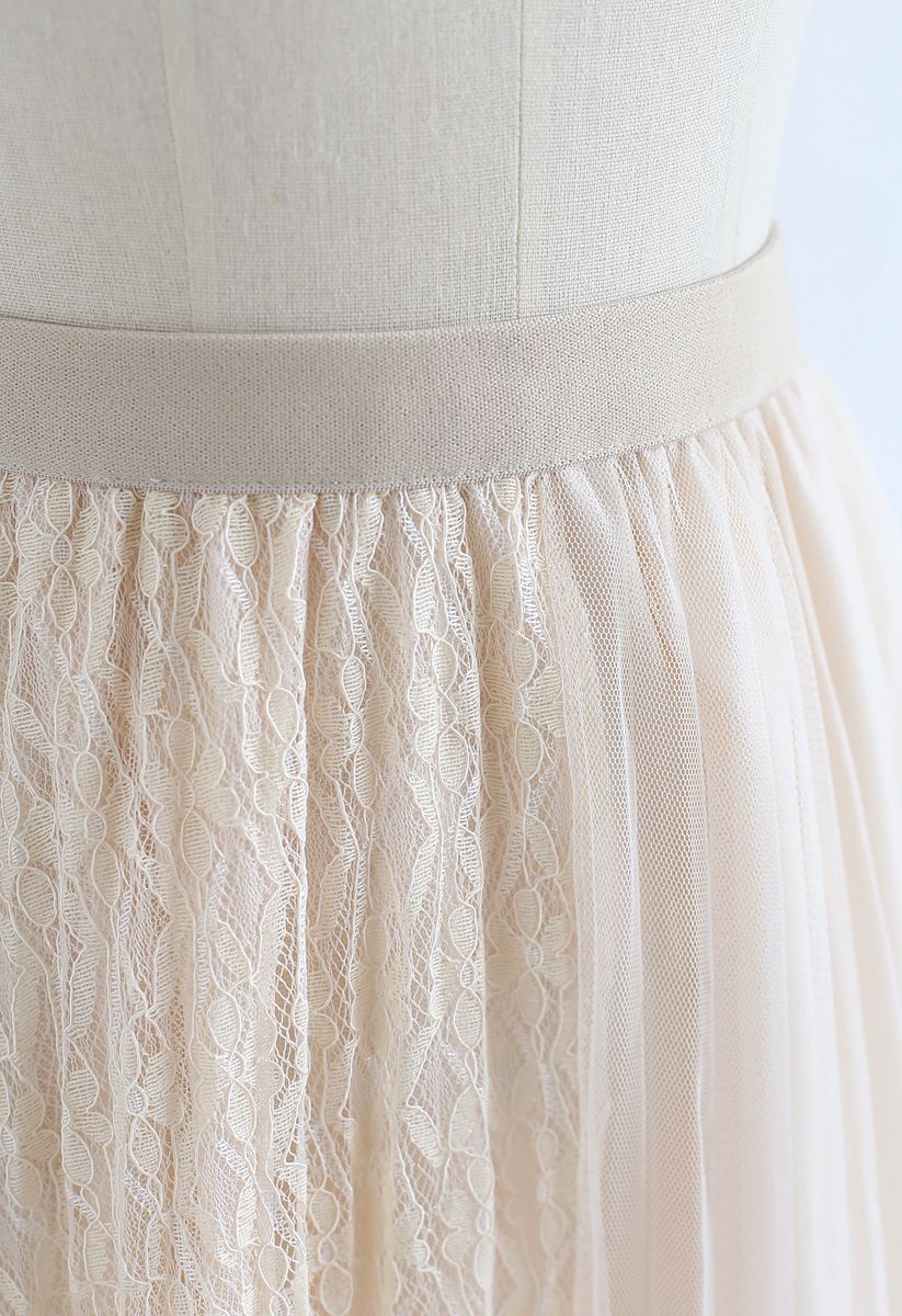 Falda de malla de tul con empalme de encaje en color crema